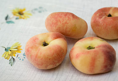 flat peaches also called donut peaches